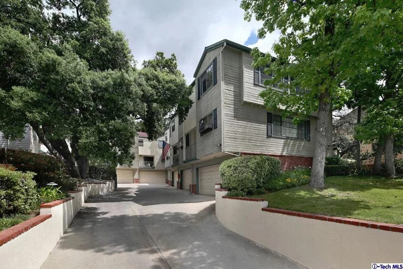 2747 Hermosa #3, Montrose, CA 91020