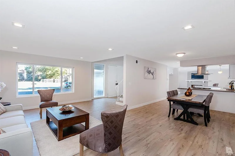 6245 Lindley, Tarzana, CA 91335