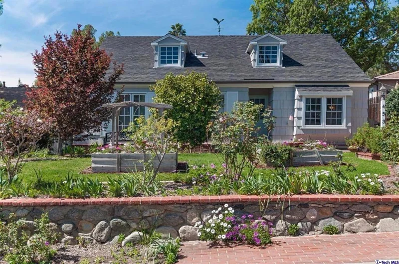 4539 Indiana, La Canada Flintridge, CA 91011