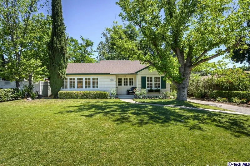 4526 Viro, La Canada Flintridge, CA 91011