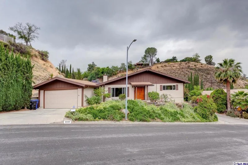 9050 Riderwood, Sunland, CA 91040
