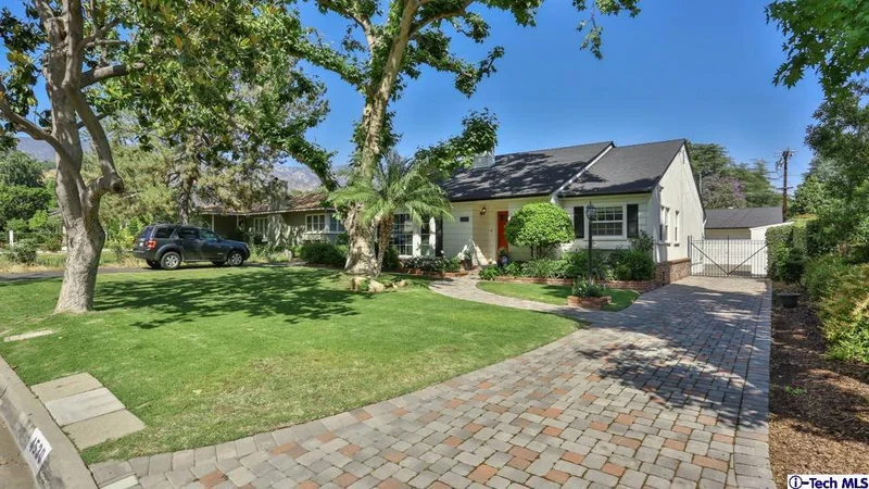 4530 Alveo, La Canada Flintridge, CA 91011