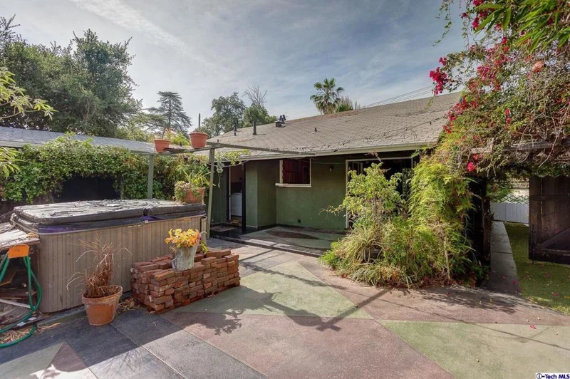 1166 Arroyo, Pasadena, CA 91103