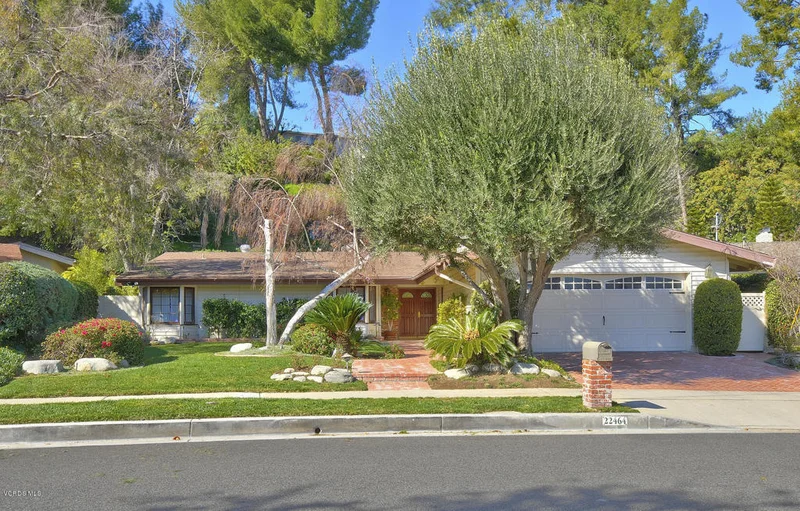 22464 De Kalb, Calabasas, CA 91302