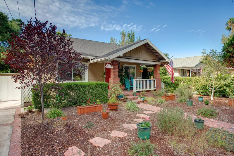 855 Winona, Pasadena, CA 91103