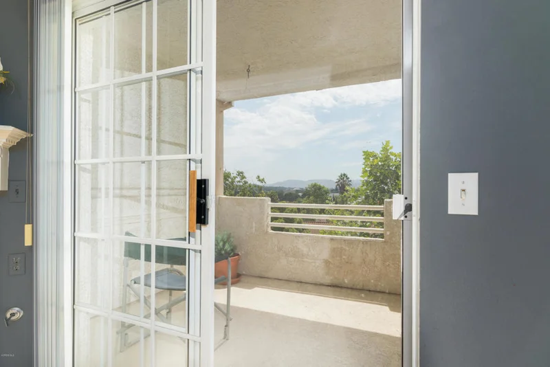 2713 Antonio #205, Camarillo, CA 93010