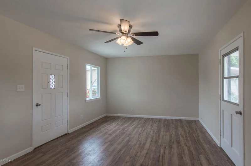 1231 L, Oxnard, CA 93033