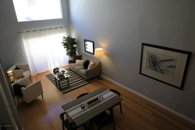 1154 Barrington #309, Los Angeles, CA 90049