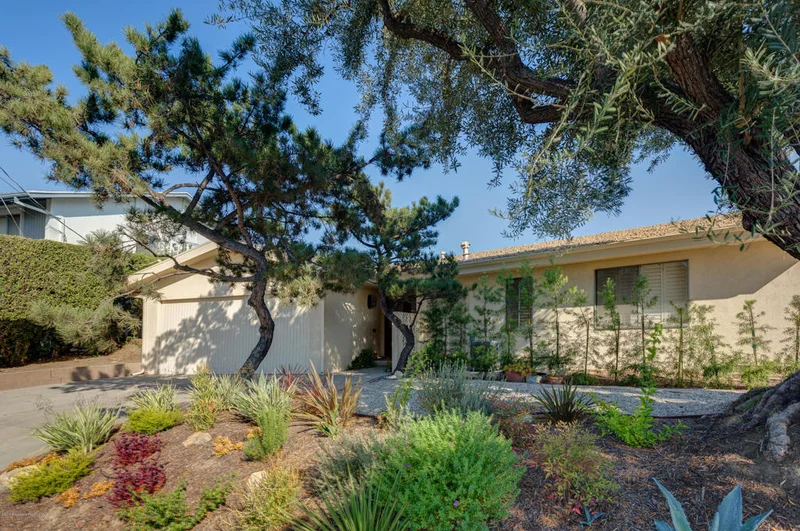 1010 Aratina, Los Angeles, CA 90042