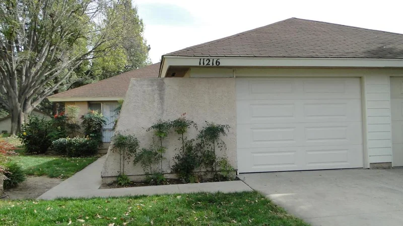 11216 Village 11, Camarillo, CA 93012