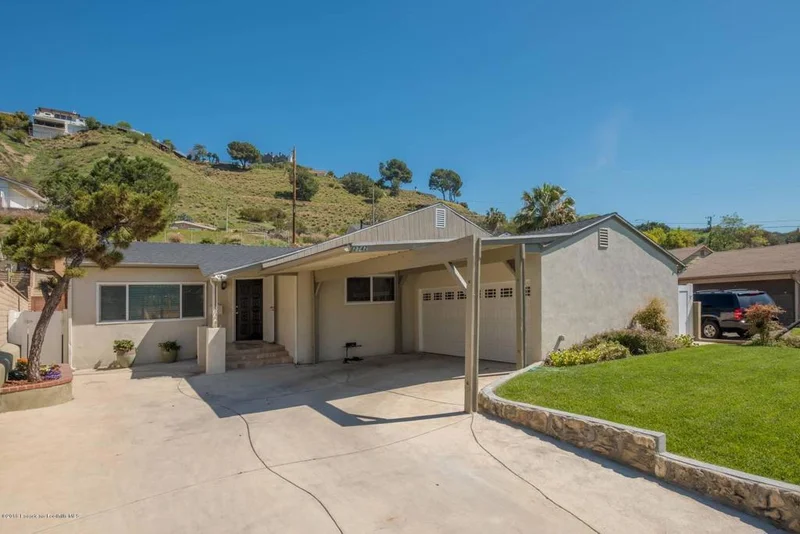 2742 Kenneth, Burbank, CA 91504