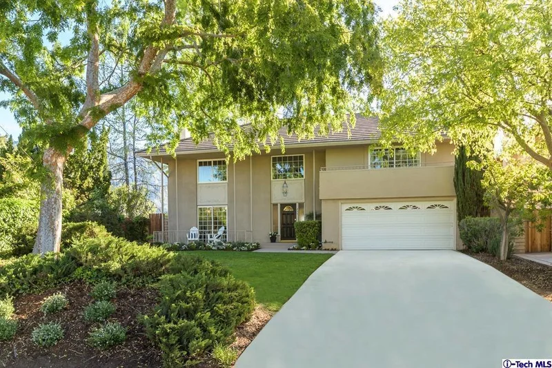 255 Starlight Crest, La Canada Flintridge, CA 91011