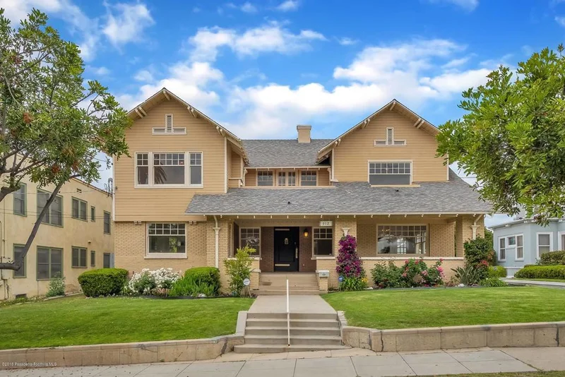 912 Kensington, Los Angeles, CA 90026