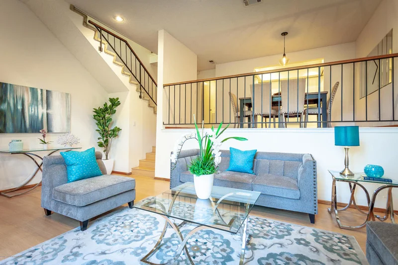 1881 Alpha Rd. #2, Glendale, CA 91208