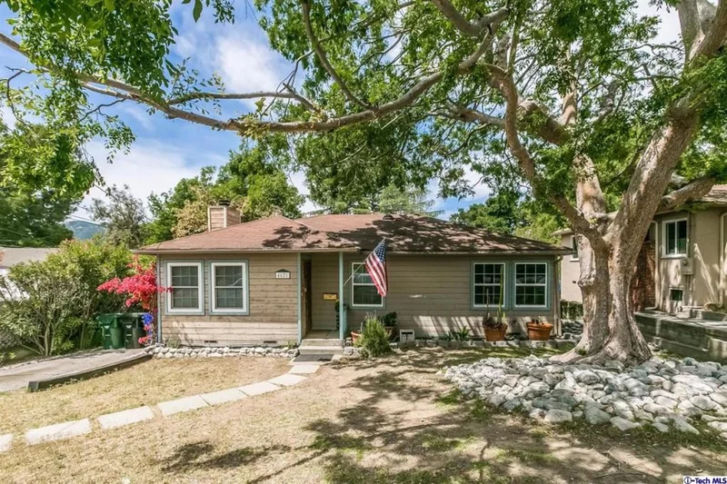 4621 Dyer, La Crescenta, CA 91214