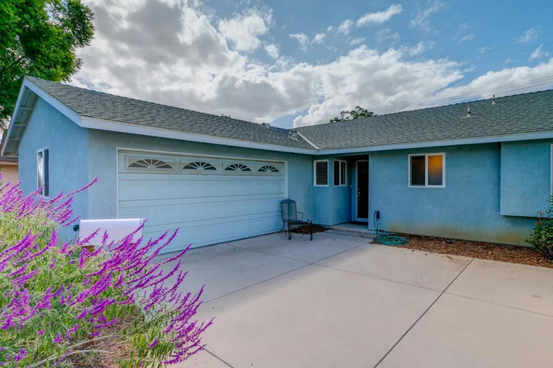 859 Olympia, Ventura, CA 93004