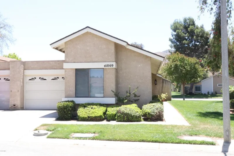 41069 Village 41, Camarillo, CA 93012