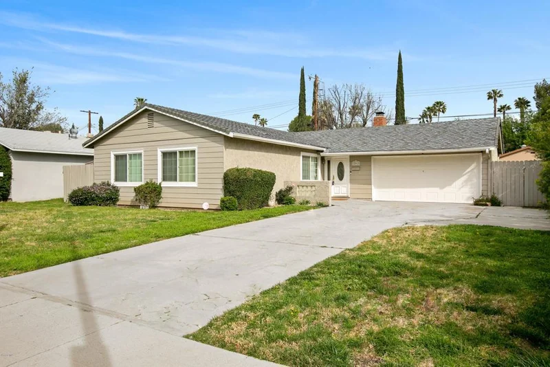 22915 Burton, West Hills, CA 91304