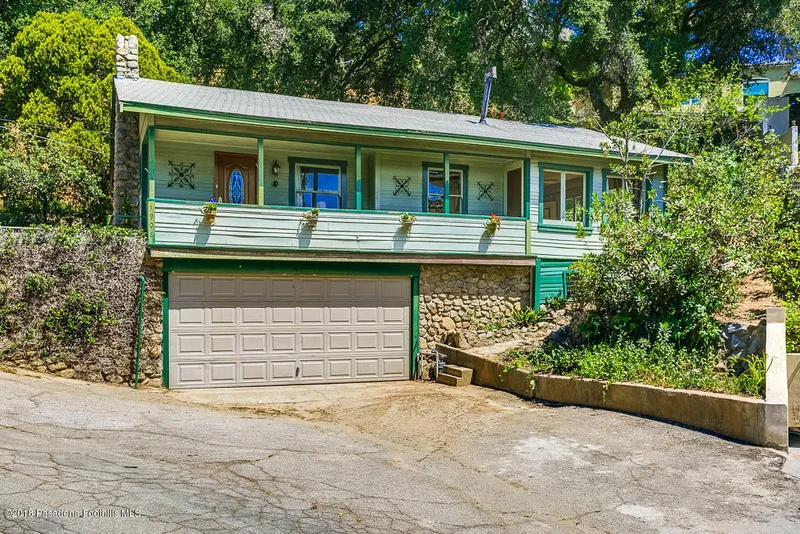 1906 Glenhaven, La Canada Flintridge, CA 91011