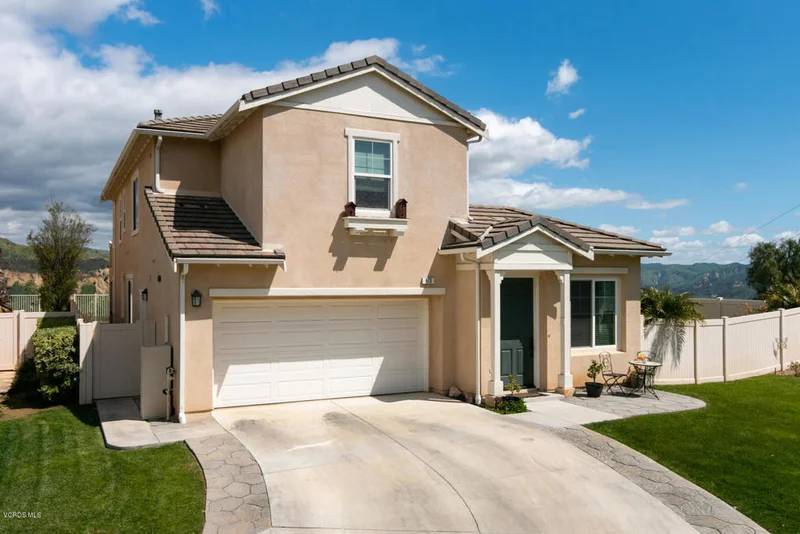 873 Coronado, Santa Paula, CA 93060