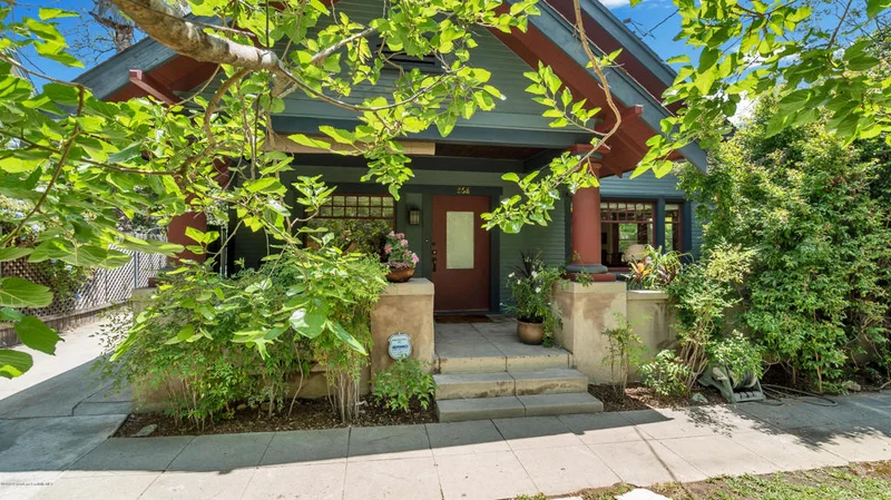 868 N Mentor Avenue, Pasadena, CA 91104