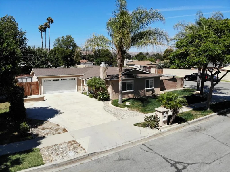 787 Ayhens, Simi Valley, CA 93065