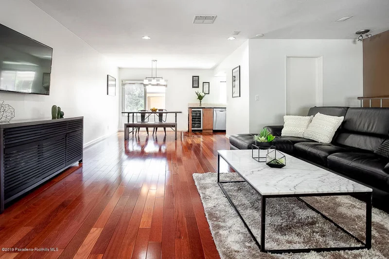 1881 Alpha Rd #16, Glendale, CA 91208