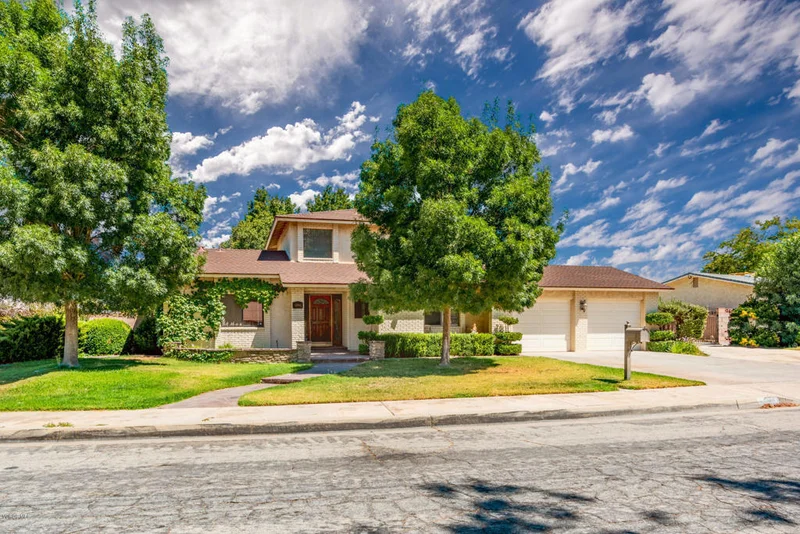 42942 Cherbourg, Lancaster, CA 93536