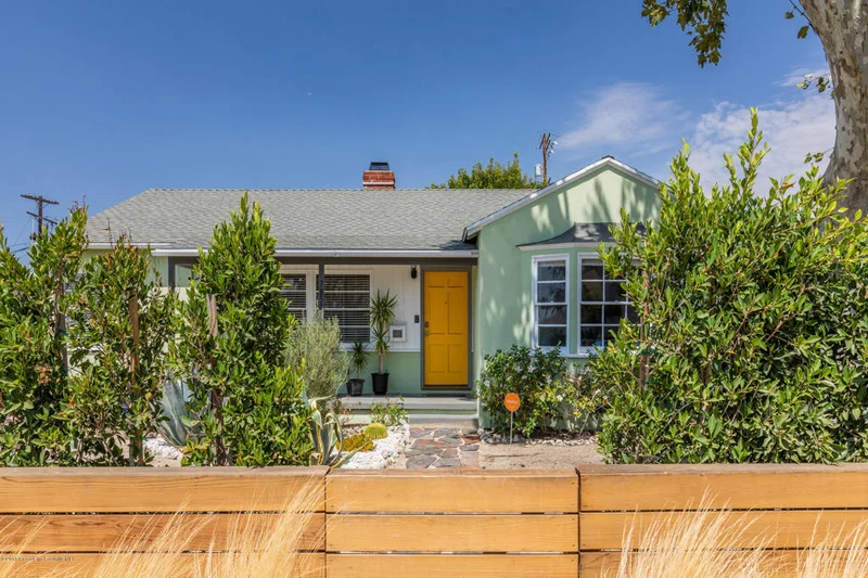 7851 Agnes, North Hollywood, CA 91605