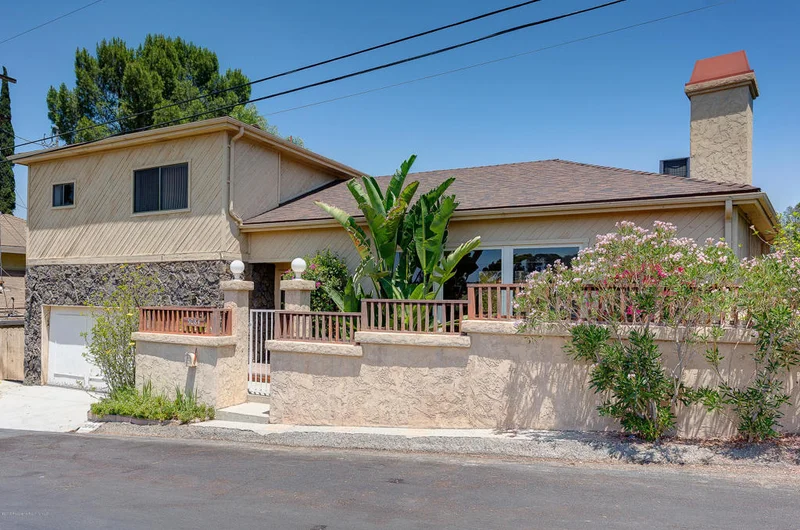 5084 Escobedo, Woodland Hills, CA 91364