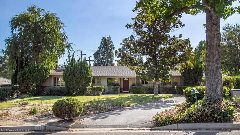 856 Lynnhaven, La Canada Flintridge, CA 91011