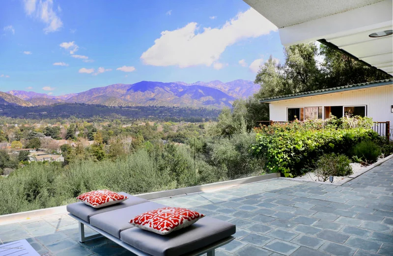 4220 Mesa Vista, La Canada Flintridge, CA 91011