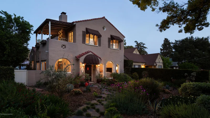 900 Holliston, Pasadena, CA 91104