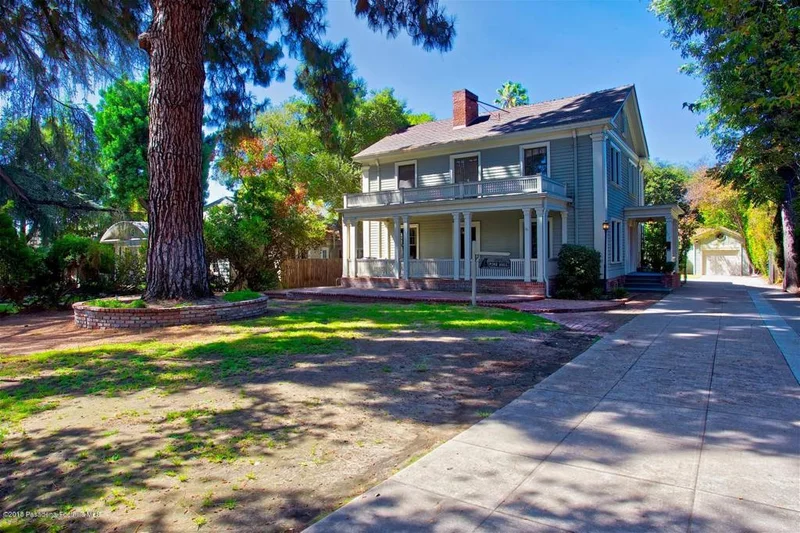 873 Hill, Pasadena, CA 91104