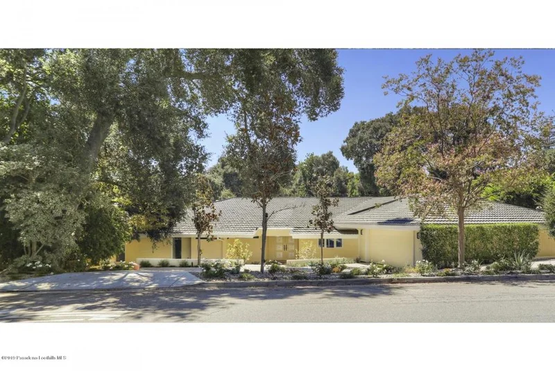 544 Georgian, La Canada Flintridge, CA 91011