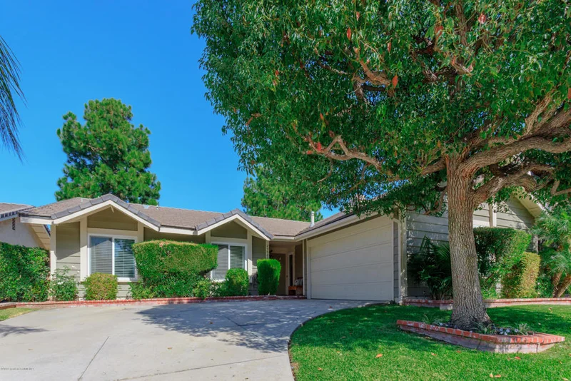 25522 Va Jardin, Valencia, CA 91355