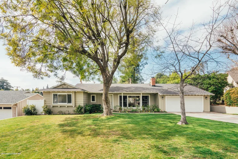4537 Littleton, La Canada Flintridge, CA 91011