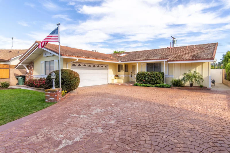 5492 Woodbury, Ventura, CA 93003