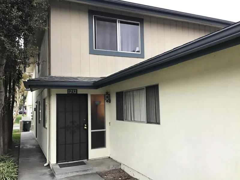 1232 Chalmette #3, Ventura, CA 93003