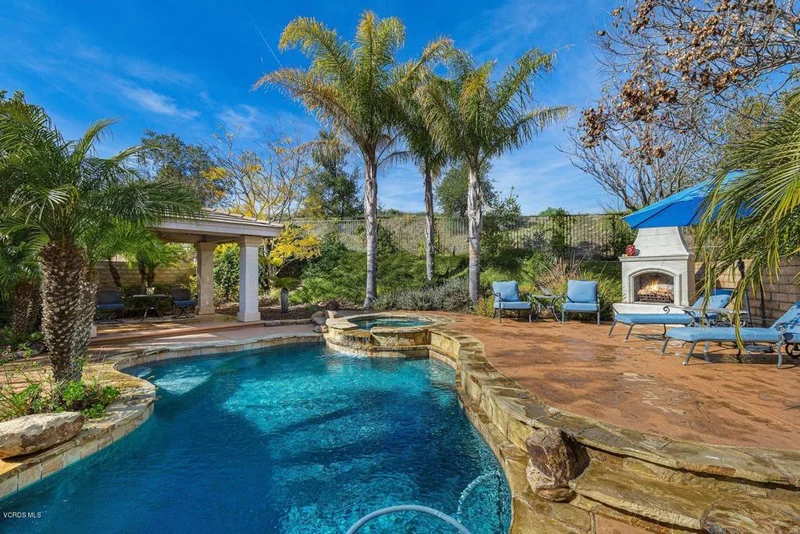 615 Via Vista, Newbury Park, CA 91320