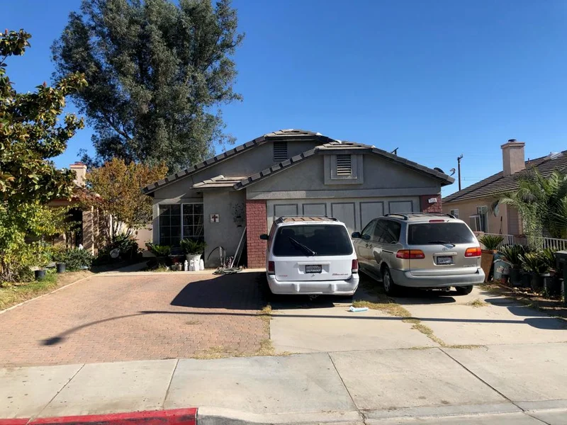 1139 Palisades, Perris, CA 92570