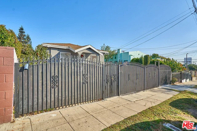 410 Normandie, Los Angeles, CA 90004