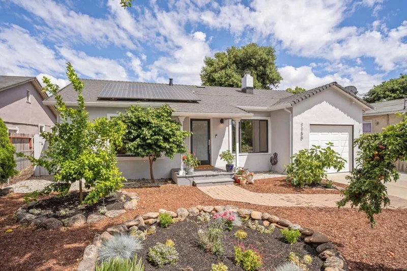 1150 Hollyburne, Menlo Park, CA 94025