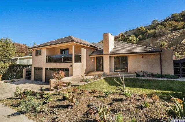 1122 Avonoak, Glendale, CA 91206
