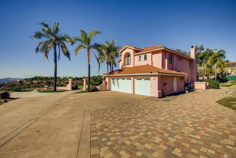 10232 El Capitan Real, El Cajon, CA 92021