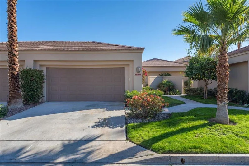 54926 Oak-Tree #A27, La Quinta, CA 92253