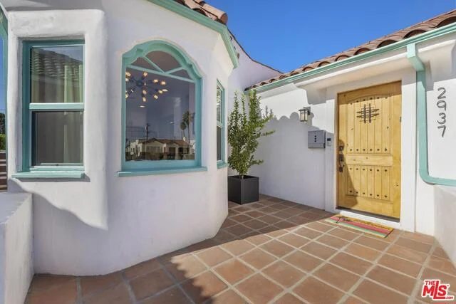 2937 Victoria, Los Angeles, CA 90016