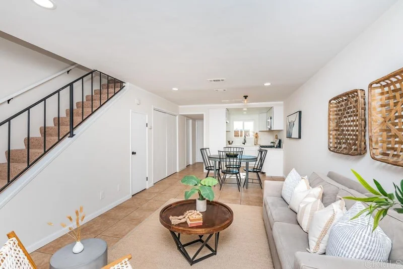 5110 River #E, Oceanside, CA 92057