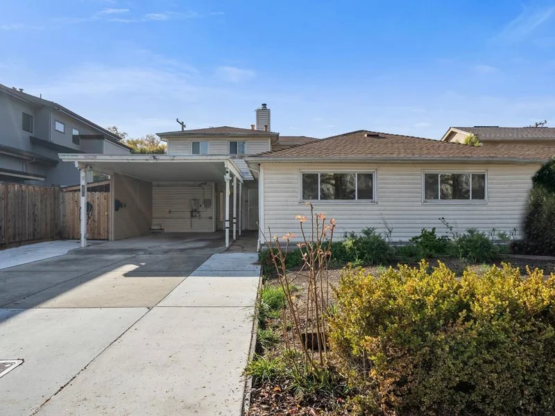 2972 Clara, Palo Alto, CA 94303