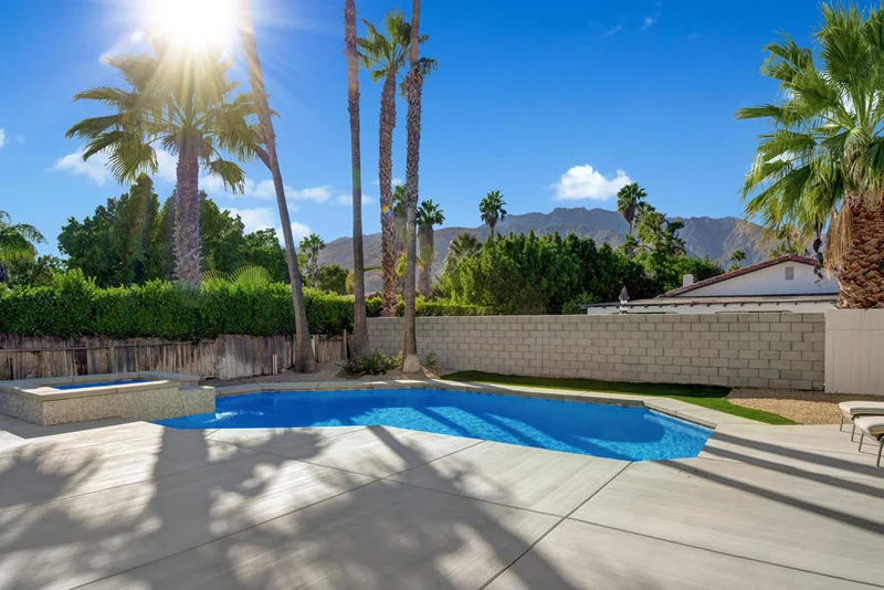 1253 Via Escuela, Palm Springs, CA 92262